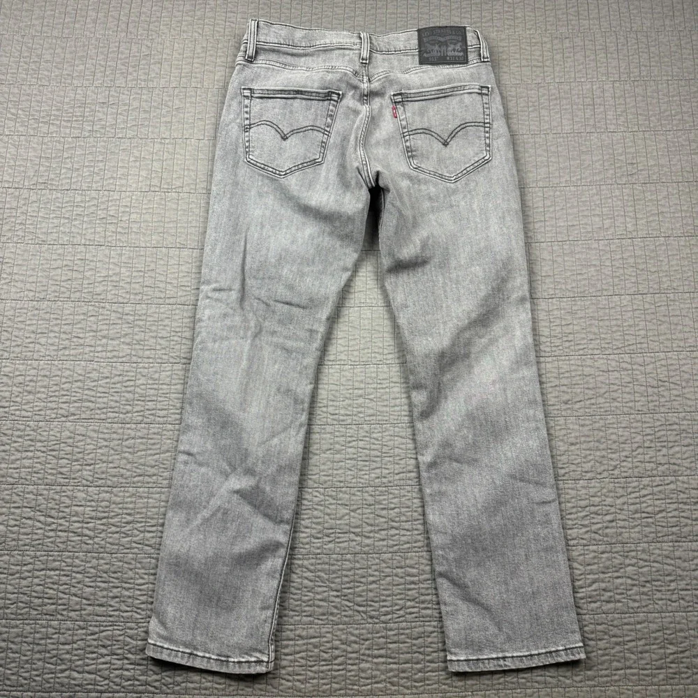 Levis measurements waist